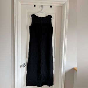 Silk and Line Black Sleeveless Shift Dress